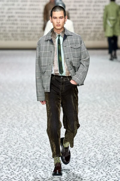 Look 14